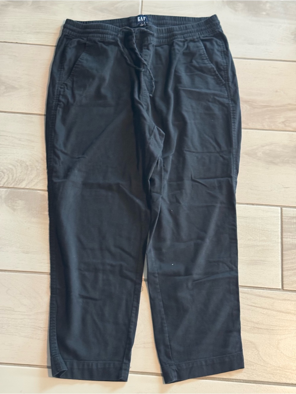 GAP Men’s Black Elastic Waist Joggers
